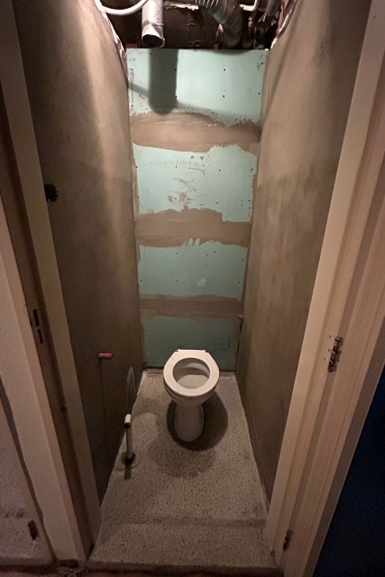 wc zonder deur